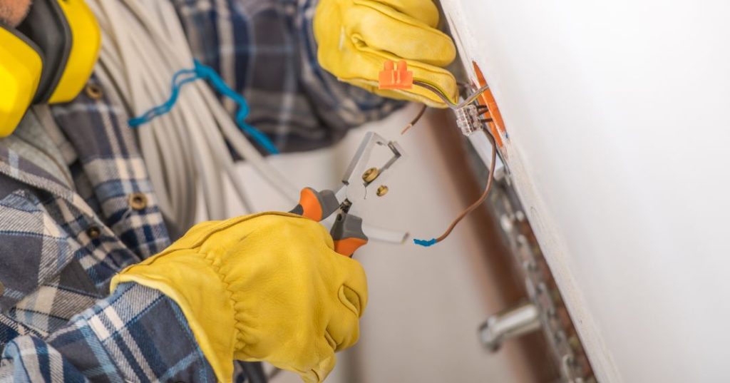 Consertos e manutenções elétricas em Vitória